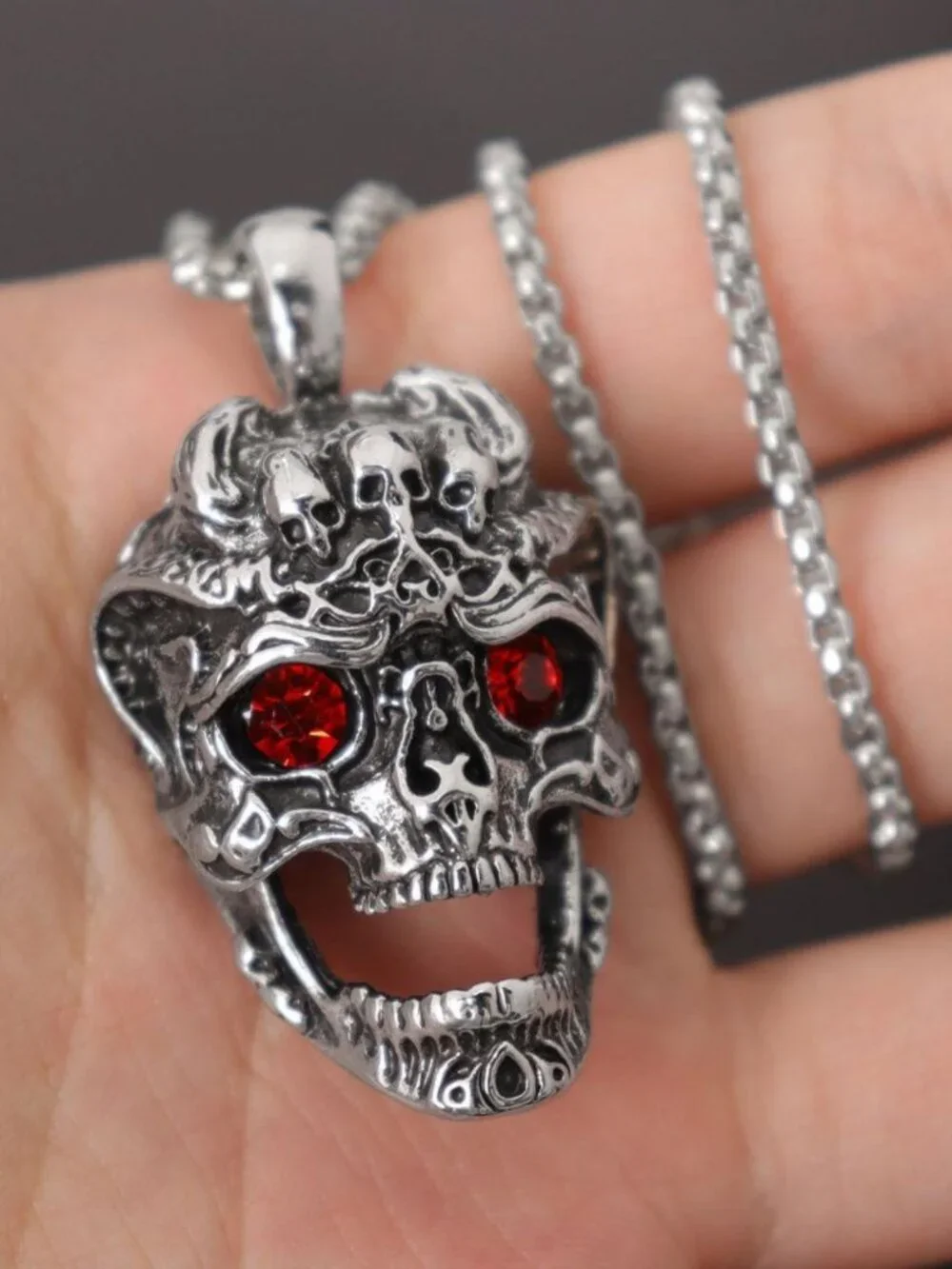 Mens stainless steel simple skull pendant necklace silvery